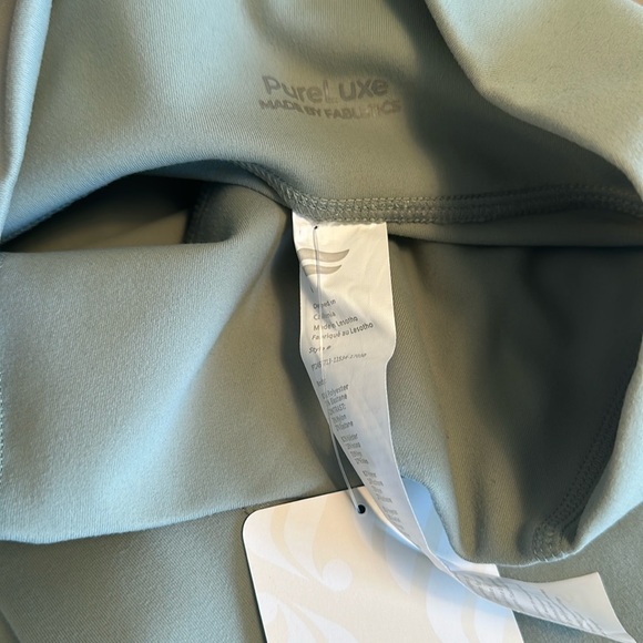 NWT- Fabletics Oasis Pureluxe HW Pocketed Kick Flare -SAGE GREY (32”) REG INSEAM - Picture 10 of 12